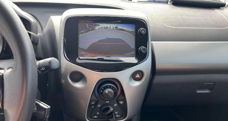 Toyota Aygo cena 42500 przebieg: 60545, rok produkcji 2017 z Miłomłyn małe 301